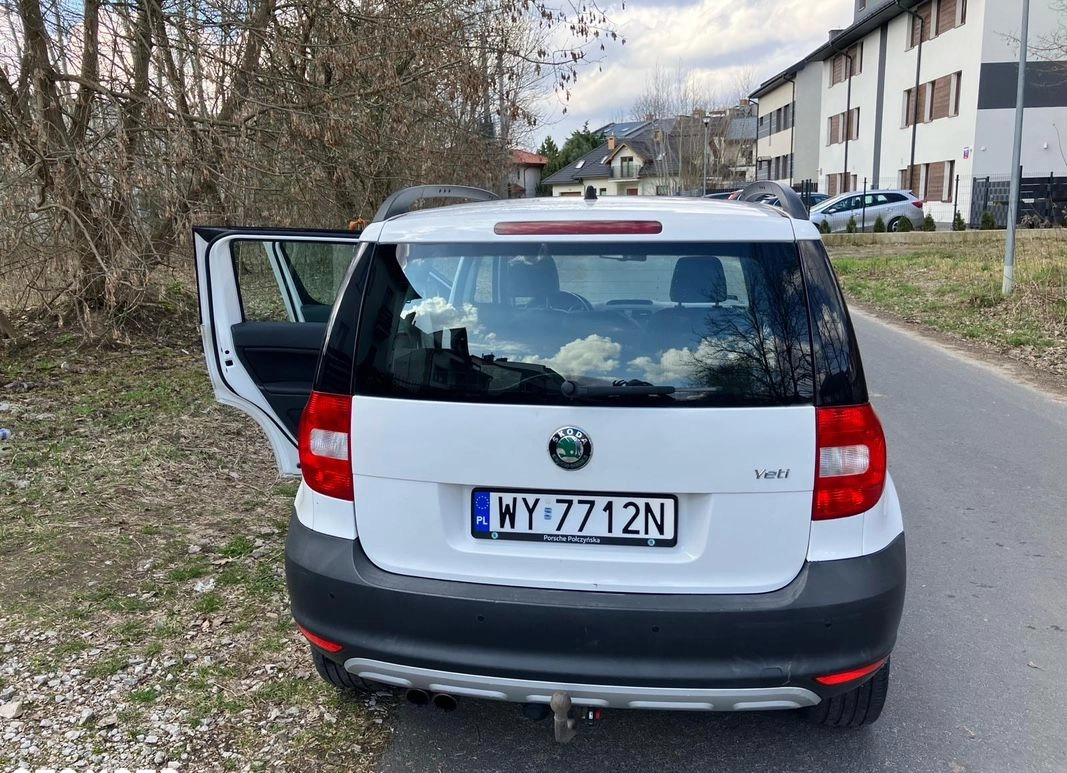 Skoda Yeti cena 27900 przebieg: 247000, rok produkcji 2010 z Warszawa małe 29